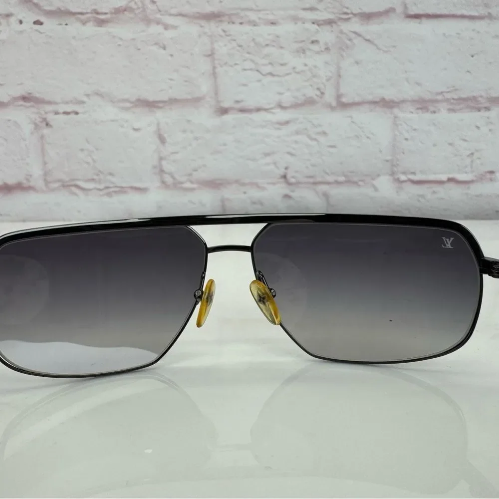 Louis Vuitton Arias GM Gladiator Sunglasses Z0169U